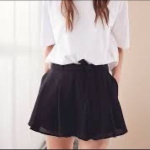 Aritzia westley skort black size 6